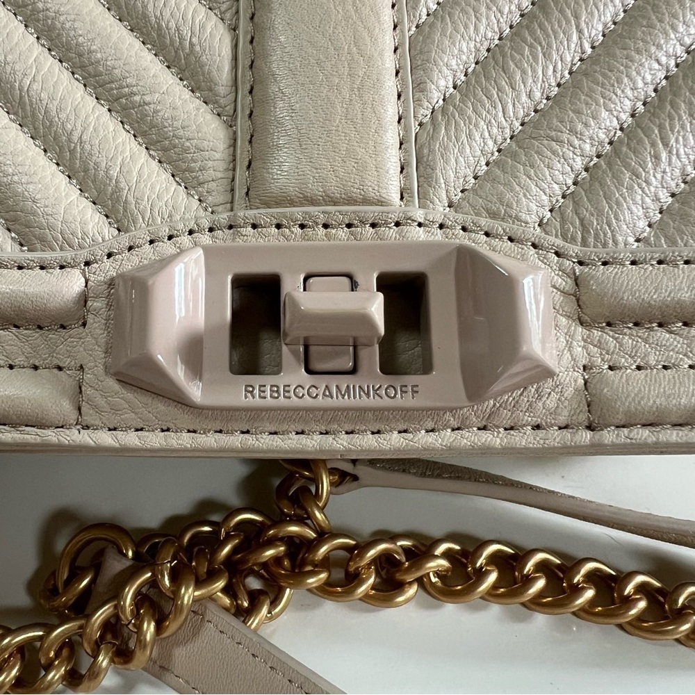 NWT Rebecca Minkoff Love Chevron Quilted Crossbody Bag sold out color st… - Picture 4 of 9